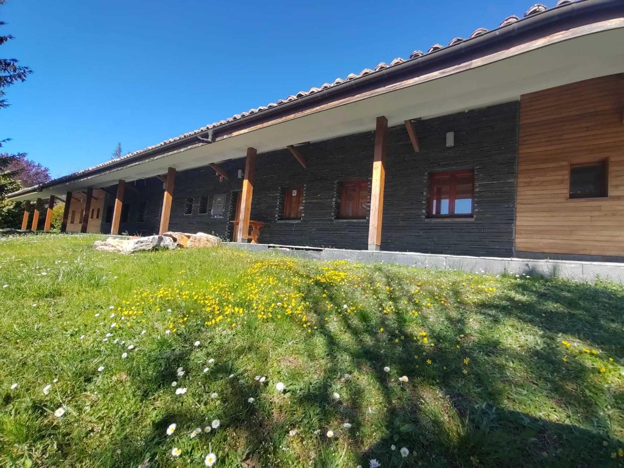 Kyomu Resort Hostel Velilla del Rio Carrion Экстерьер фото